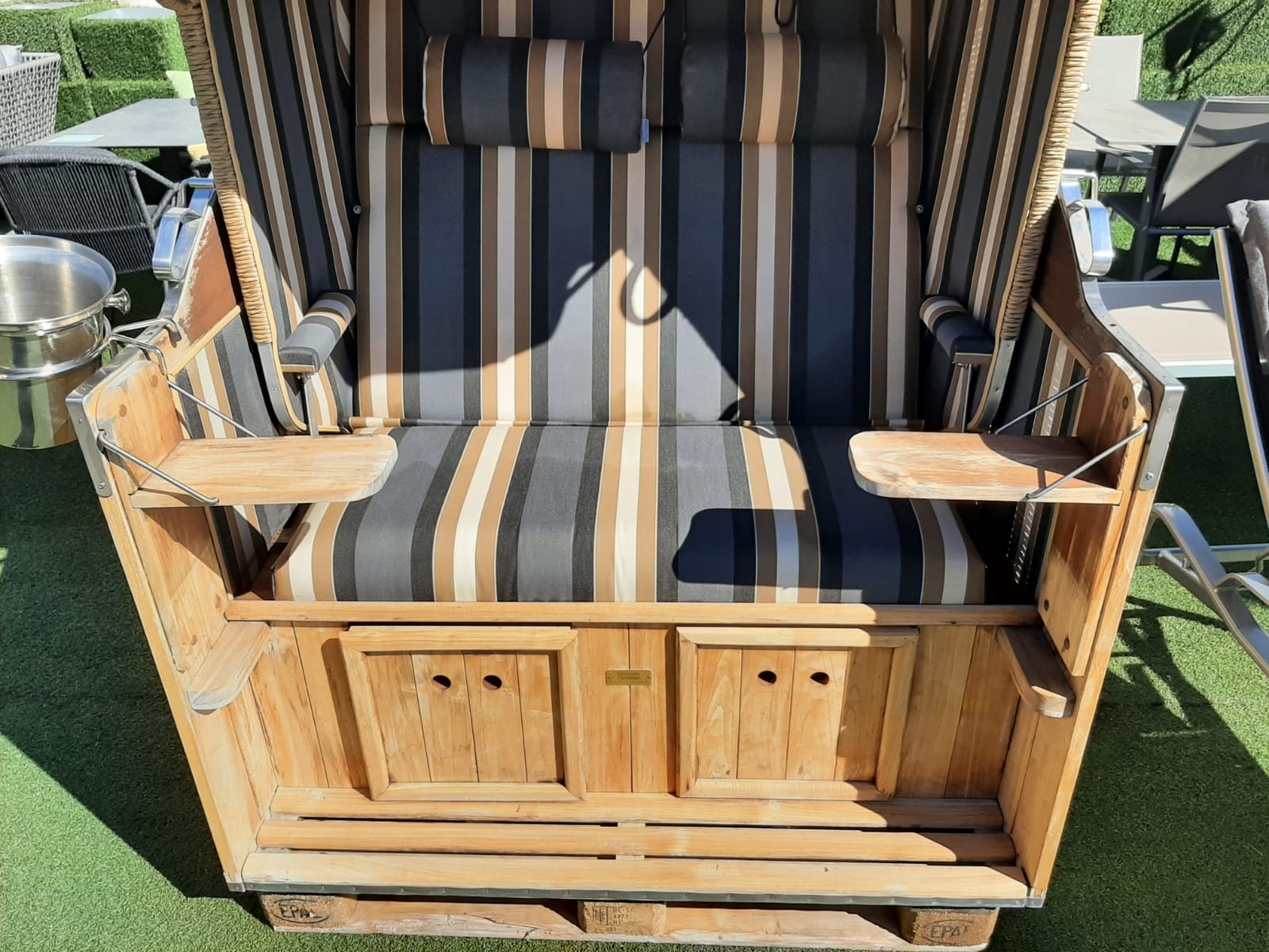Gartenstrandkorb "Classic Teak"
2-Sitzer, Halblieger
Kunststoffgeflecht in Hyazinthoptik Ausstellungsstück Gartenstrandkorb "Classic Teak"
2-Sitzer, Halblieger
Kunststoffgeflecht in Hyazinthoptik Ausstellungsstück