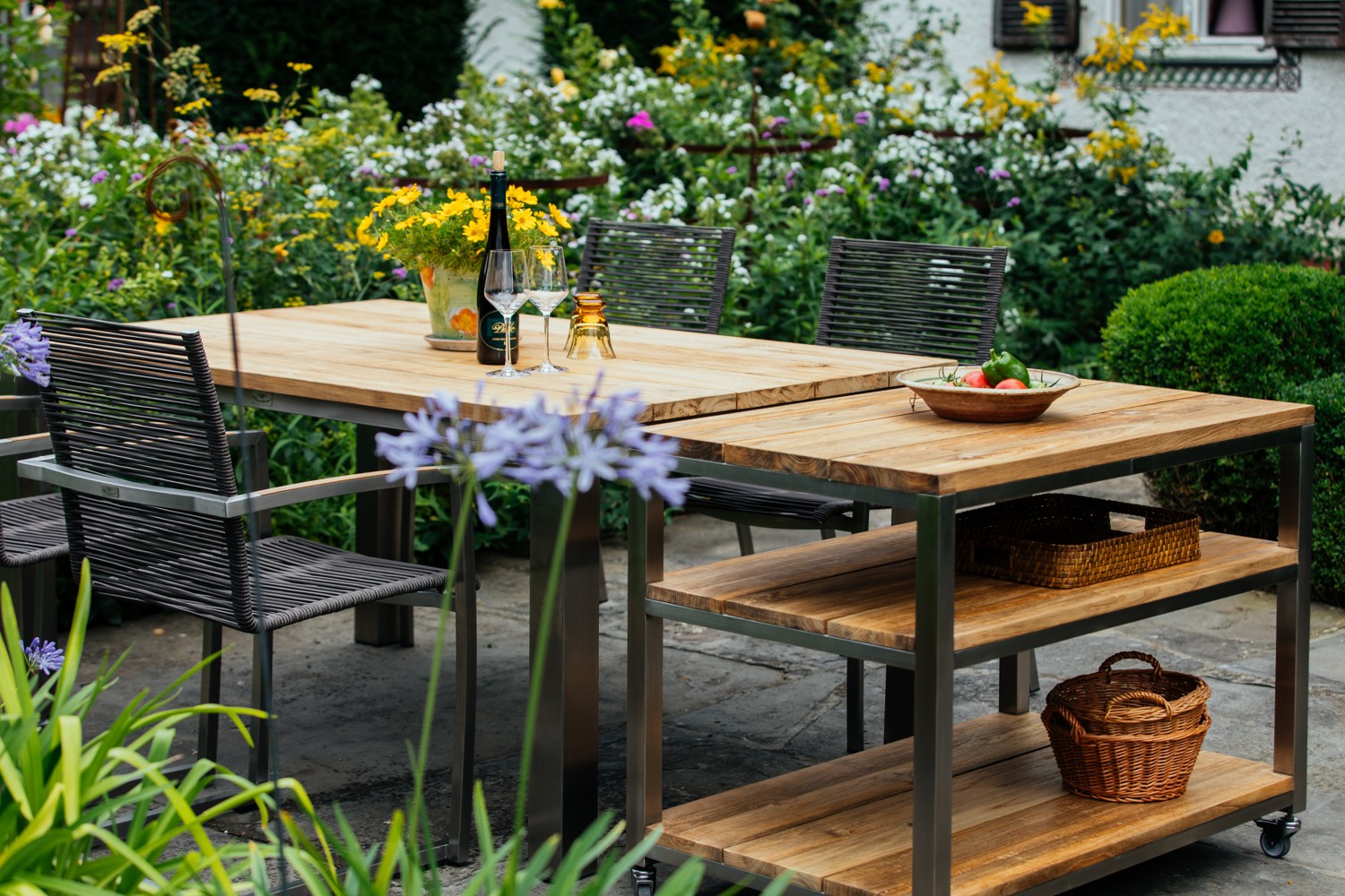 Diamond Garden Piazza Beistelltisch 100x60 cm / Edelstahl Dunkelgrau / Recycled Teak Natur