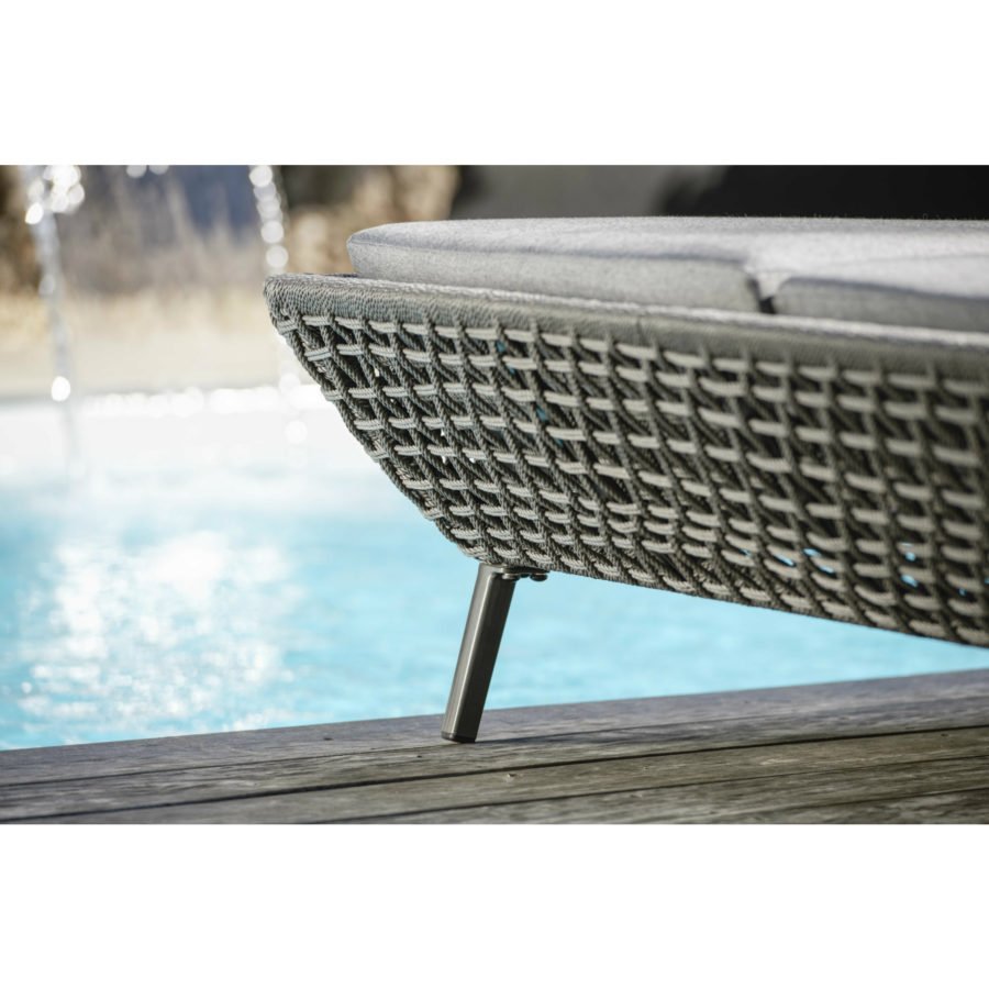 Stern Daybed Greta Aluminium anthrazit Kordel platin/Kissen seidengrau