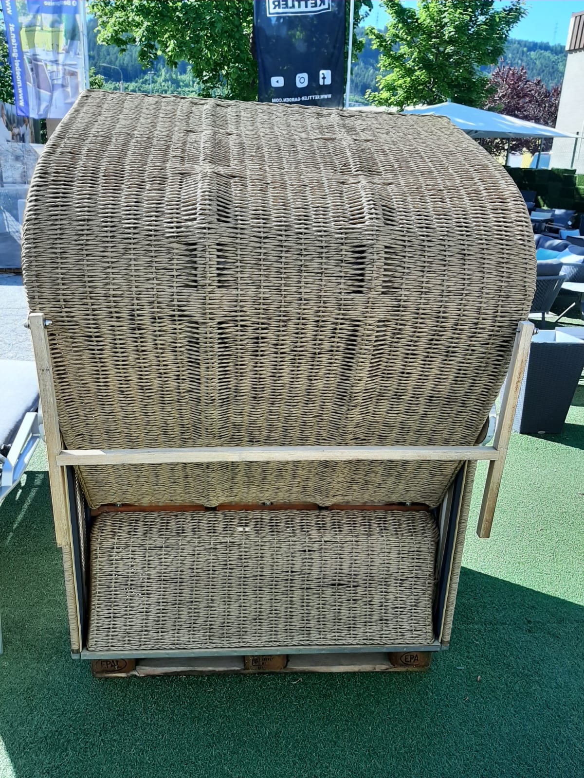 Gartenstrandkorb "Classic Teak"
2-Sitzer, Halblieger
Kunststoffgeflecht in Hyazinthoptik Ausstellungsstück Gartenstrandkorb "Classic Teak"
2-Sitzer, Halblieger
Kunststoffgeflecht in Hyazinthoptik Ausstellungsstück