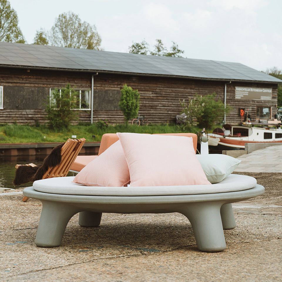 Weltevree Flying Dishman Lounge Insel + Kissenset Orange