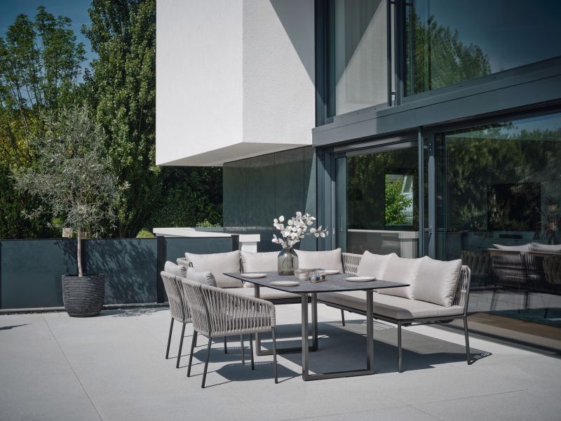 Stern Dining Bank Marla 3-Sitzer mit Armlehnen Aluminium anthrazit Kordel salt Kissen 100% Polyacryl graubraun