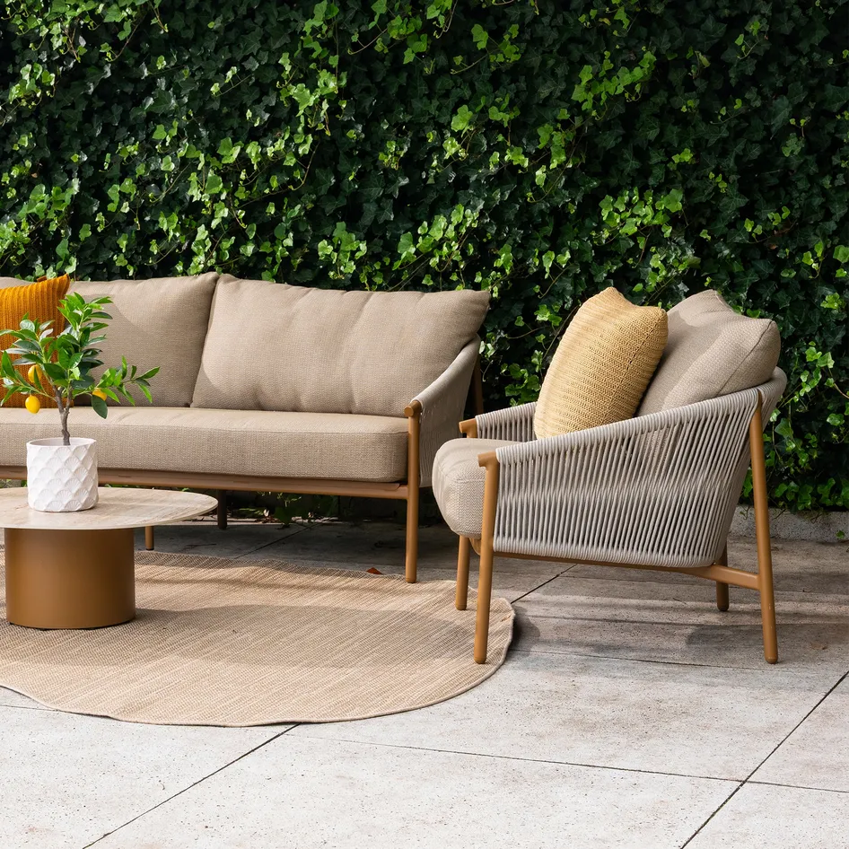 4 Seasons Outdoor 3-Sitzer Milos inkl. 3 Kissen, Aluminium/Rope Taupe/Ipanema Amber