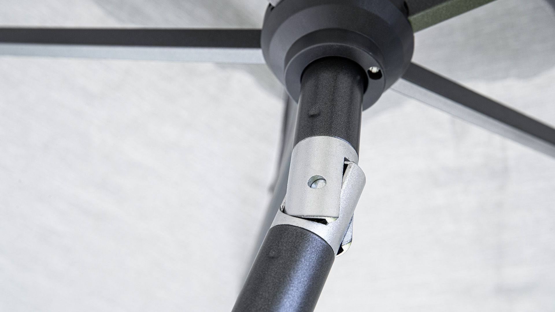 Kettler EASY ALLROUND Kurbelschirm Ø 270 cm anthrazit/hellgrau ohne Sockel