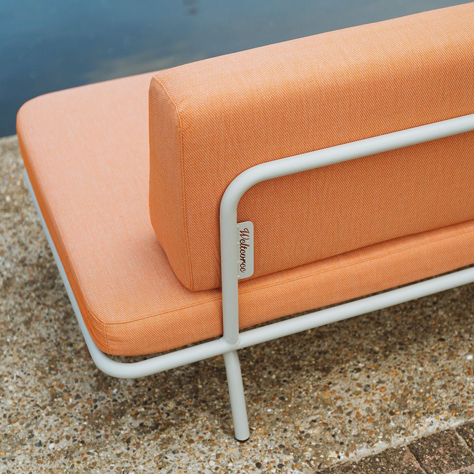 Weltevree Sofabed Stahl Grau Kissen Faded Orange